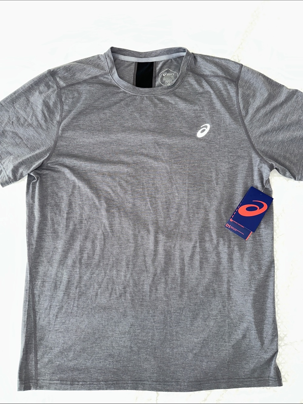 (NWT) Men's Asics D1 performance run tshirt - L